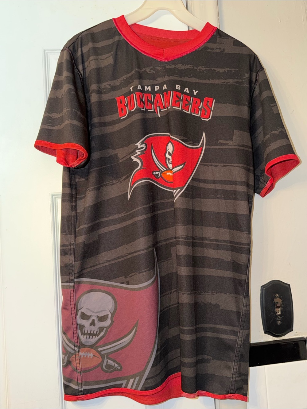 NFL Flag Football Tampa Bay Buccaneers Reversible T Shirt Jersey Used Pre Owned.